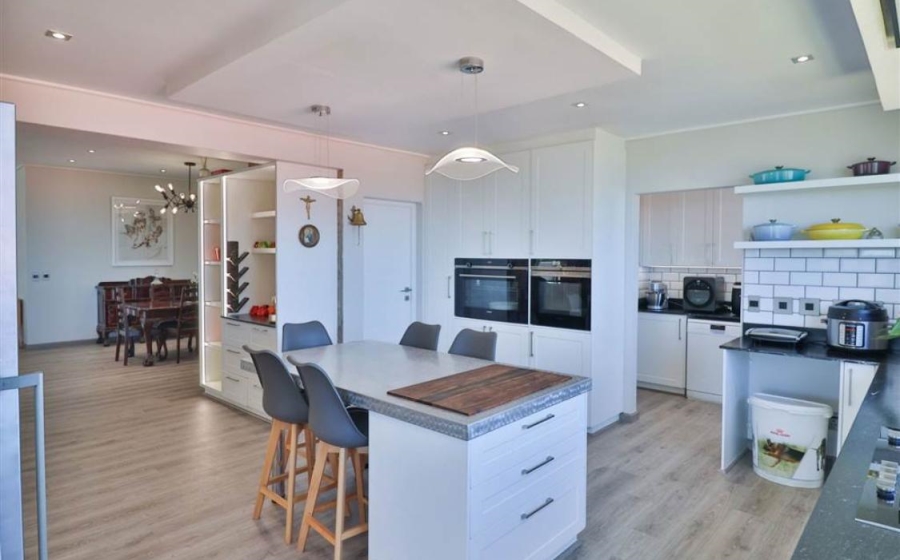 4 Bedroom Property for Sale in Berghof Western Cape